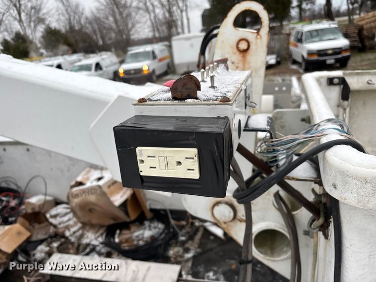 image for item ED2420 2011 Ford F450 Super Duty bucket truck