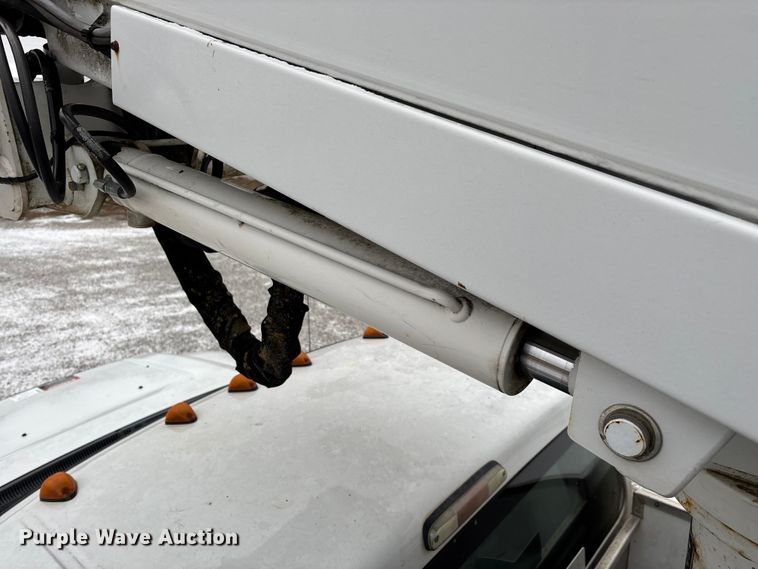 image for item ED2420 2011 Ford F450 Super Duty bucket truck