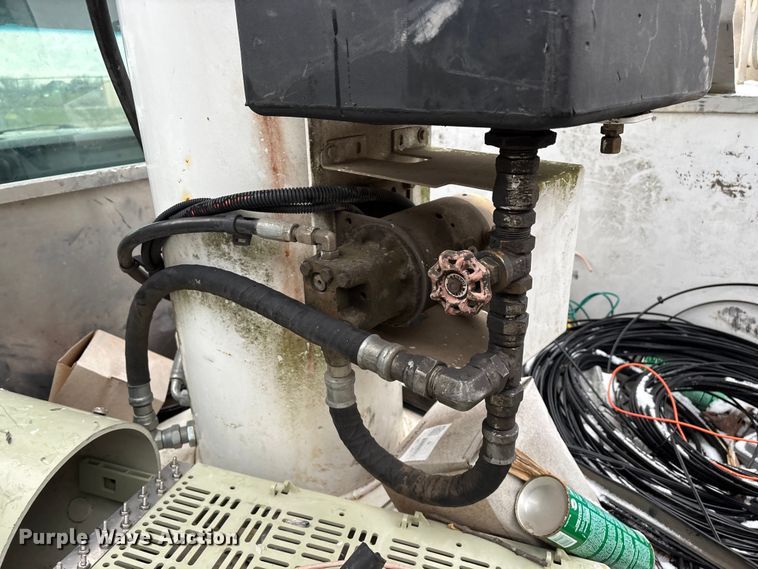 image for item ED2420 2011 Ford F450 Super Duty bucket truck