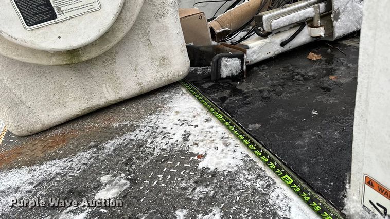 image for item ED2420 2011 Ford F450 Super Duty bucket truck