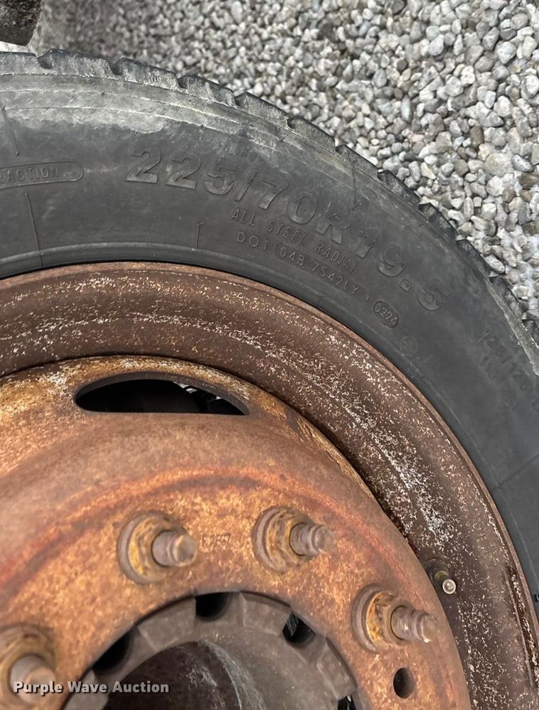 image for item ED2420 2011 Ford F450 Super Duty bucket truck