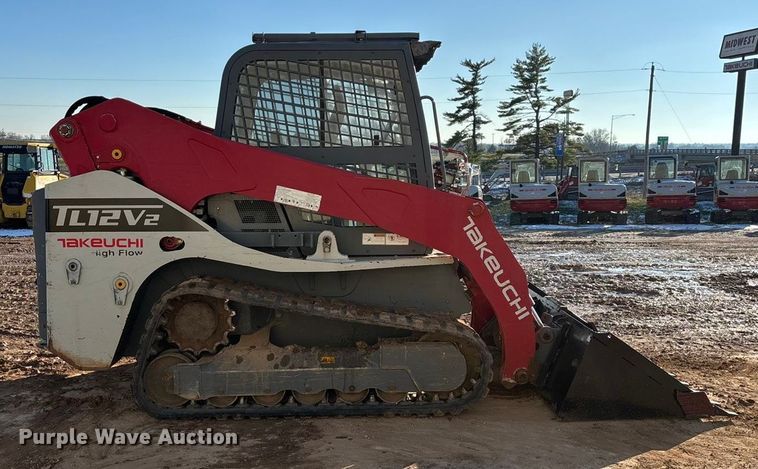 MINI CARGADOR SOBRE ORUGAS TAKEUCHI TL12V2