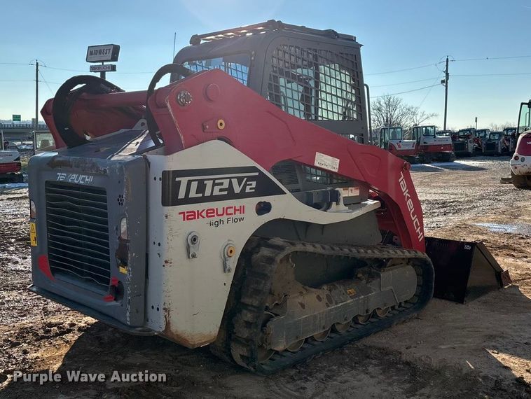 MINI CARGADOR SOBRE ORUGAS TAKEUCHI TL12V2