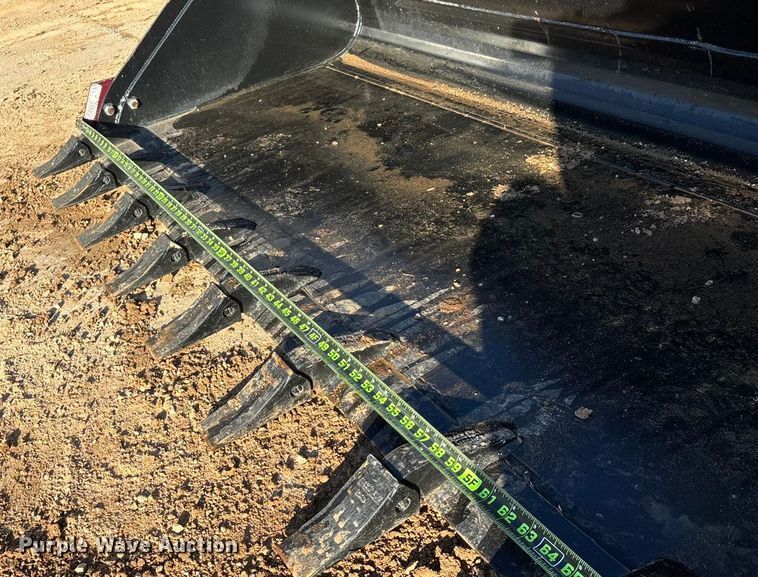 image for item ED2424 Takeuchi TL12V2 tracked skid steer loader