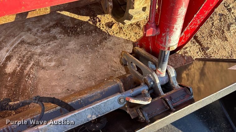 image for item ED2424 Takeuchi TL12V2 tracked skid steer loader