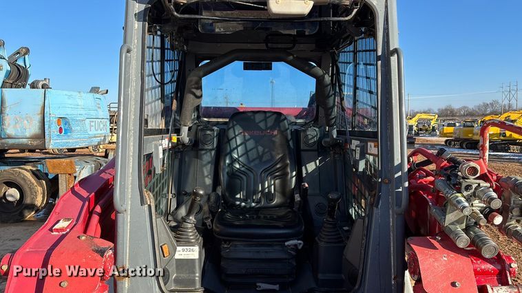 image for item ED2424 Takeuchi TL12V2 tracked skid steer loader