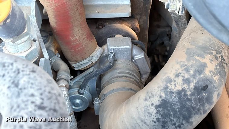 image for item ED2424 Takeuchi TL12V2 tracked skid steer loader