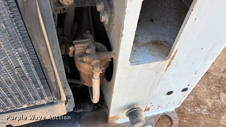 image for item ED2424 Takeuchi TL12V2 tracked skid steer loader