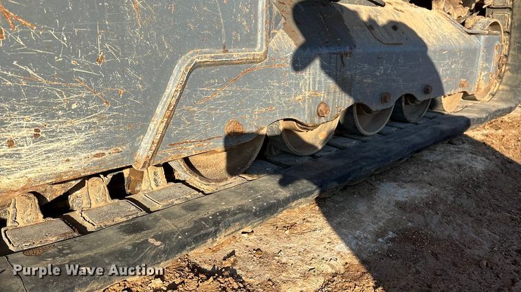 image for item ED2424 Takeuchi TL12V2 tracked skid steer loader