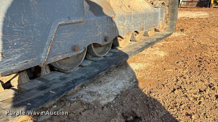 image for item ED2424 Takeuchi TL12V2 tracked skid steer loader