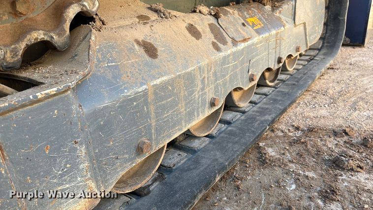 image for item ED2424 Takeuchi TL12V2 tracked skid steer loader