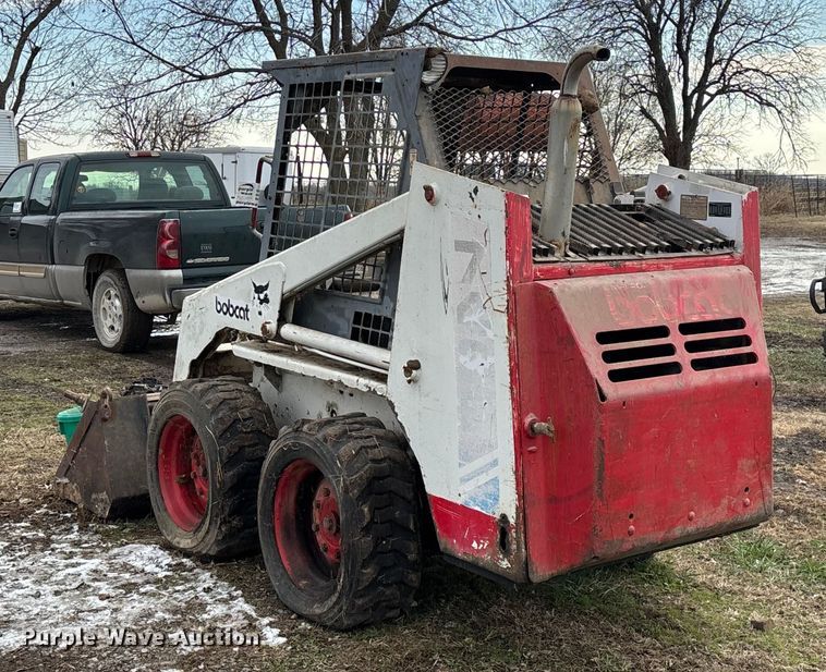 image for item ED2427 1993 Bobcat 742B skid steer loader
