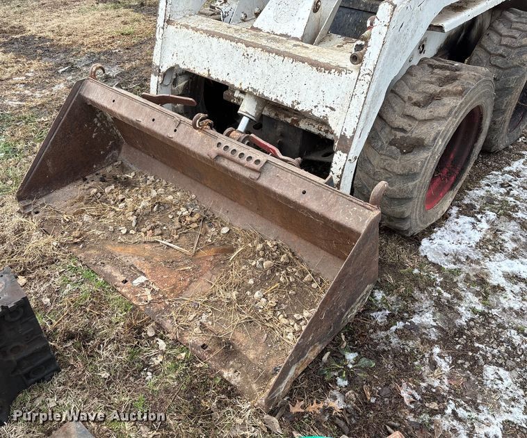 image for item ED2427 1993 Bobcat 742B skid steer loader
