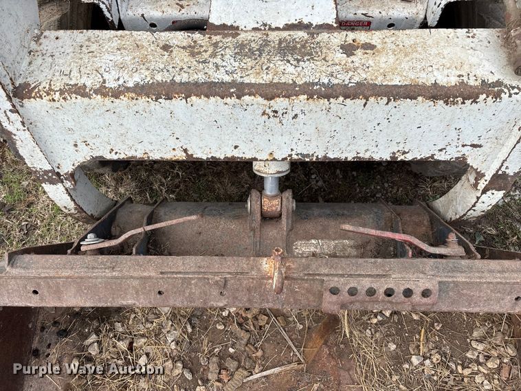 image for item ED2427 1993 Bobcat 742B skid steer loader