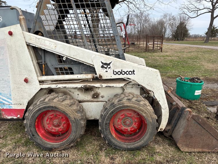 image for item ED2427 1993 Bobcat 742B skid steer loader