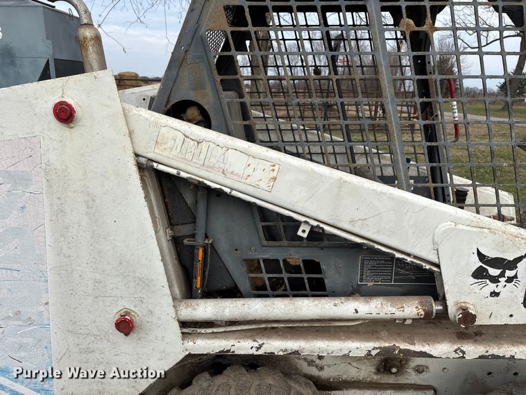 image for item ED2427 1993 Bobcat 742B skid steer loader