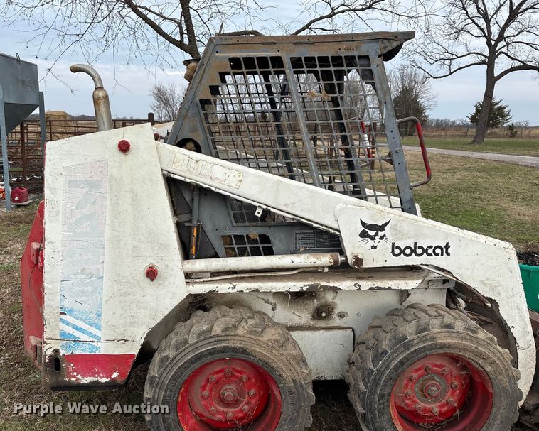 image for item ED2427 1993 Bobcat 742B skid steer loader