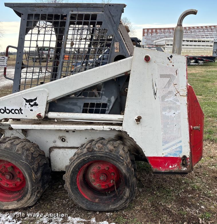 image for item ED2427 1993 Bobcat 742B skid steer loader