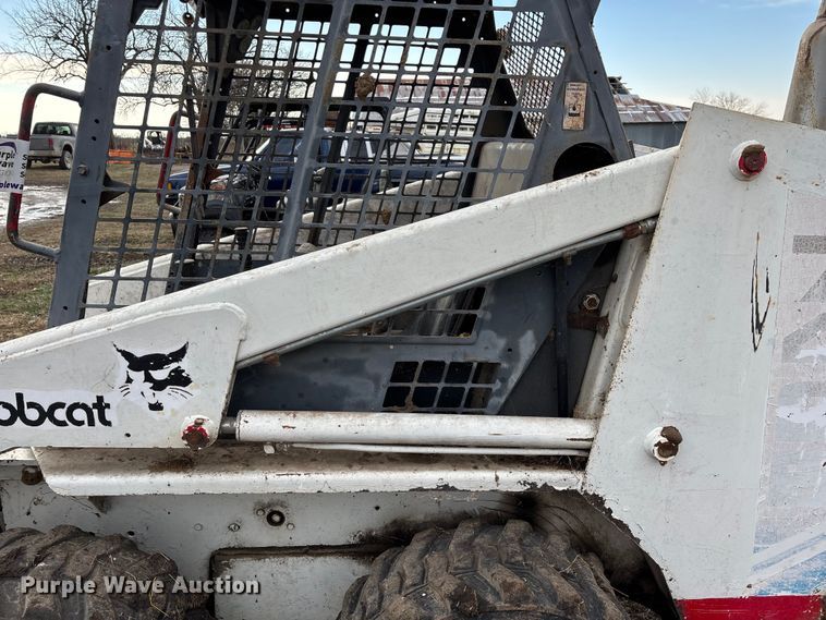image for item ED2427 1993 Bobcat 742B skid steer loader