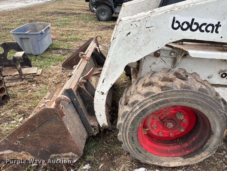 image for item ED2427 1993 Bobcat 742B skid steer loader
