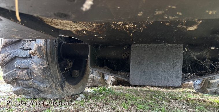 image for item ED2427 1993 Bobcat 742B skid steer loader