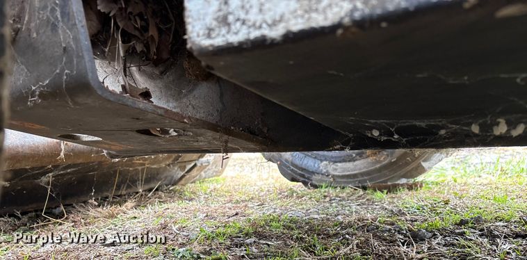 image for item ED2427 1993 Bobcat 742B skid steer loader