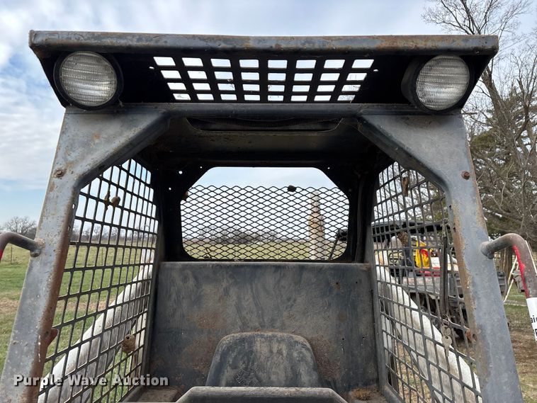 image for item ED2427 1993 Bobcat 742B skid steer loader