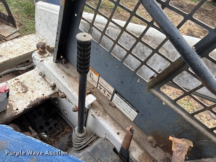 image for item ED2427 1993 Bobcat 742B skid steer loader