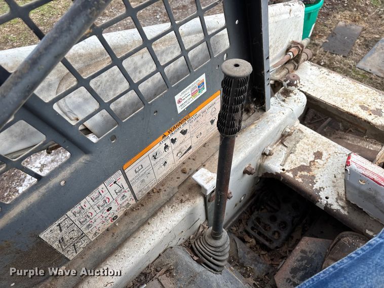 image for item ED2427 1993 Bobcat 742B skid steer loader