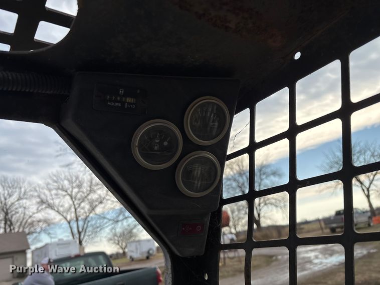 image for item ED2427 1993 Bobcat 742B skid steer loader