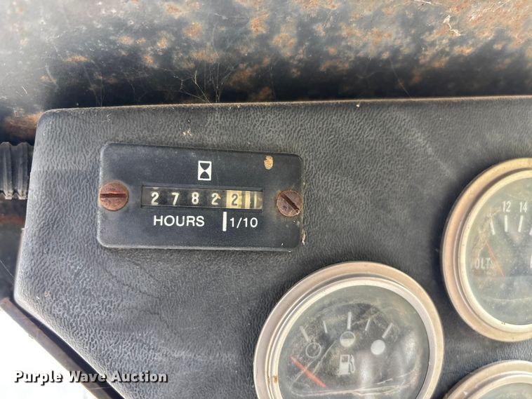 image for item ED2427 1993 Bobcat 742B skid steer loader