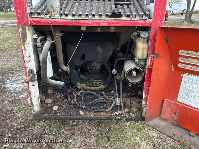 image for item ED2427 1993 Bobcat 742B skid steer loader