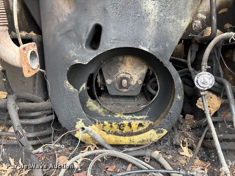 image for item ED2427 1993 Bobcat 742B skid steer loader