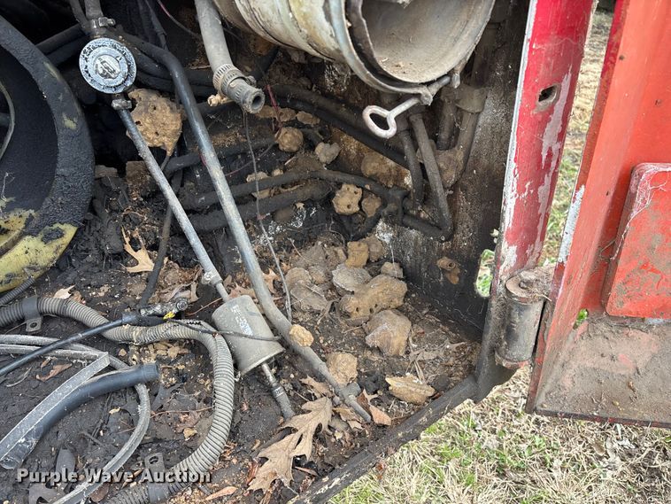 image for item ED2427 1993 Bobcat 742B skid steer loader