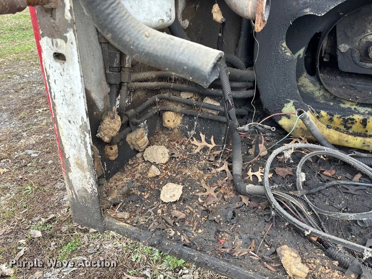 image for item ED2427 1993 Bobcat 742B skid steer loader