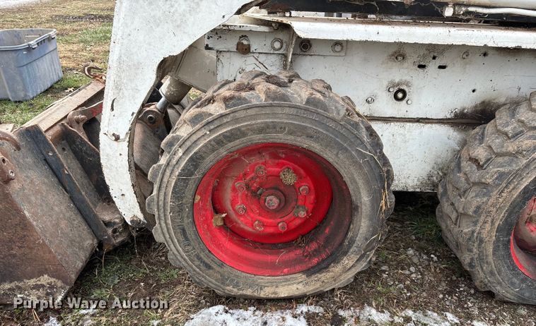 image for item ED2427 1993 Bobcat 742B skid steer loader
