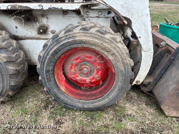 image for item ED2427 1993 Bobcat 742B skid steer loader