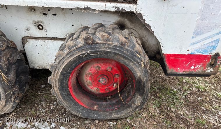 image for item ED2427 1993 Bobcat 742B skid steer loader