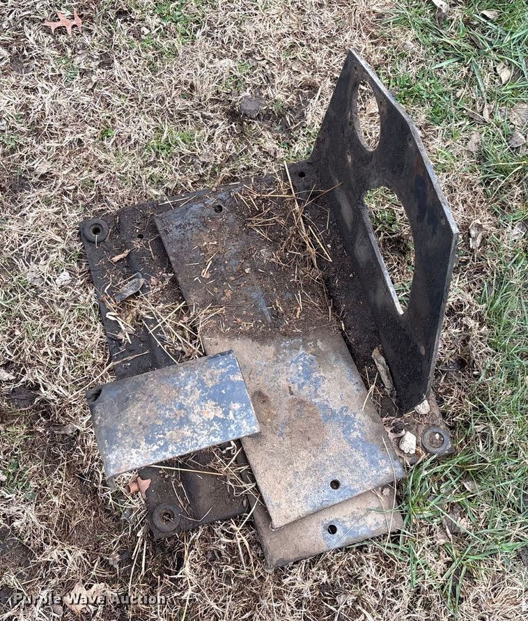 image for item ED2427 1993 Bobcat 742B skid steer loader