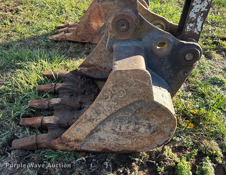 image for item ED2438 2005 Takeuchi TB135 mini excavator