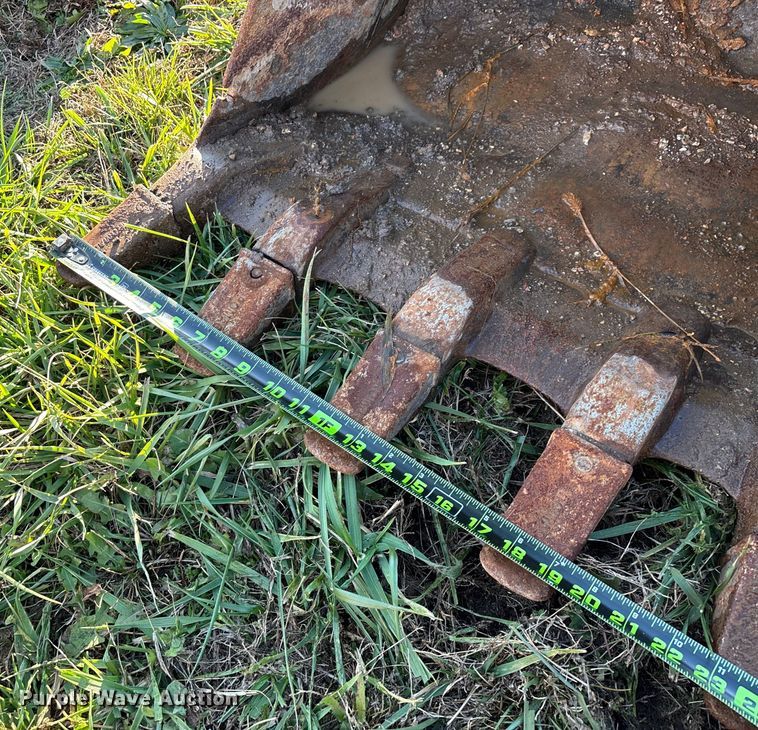 image for item ED2438 2005 Takeuchi TB135 mini excavator