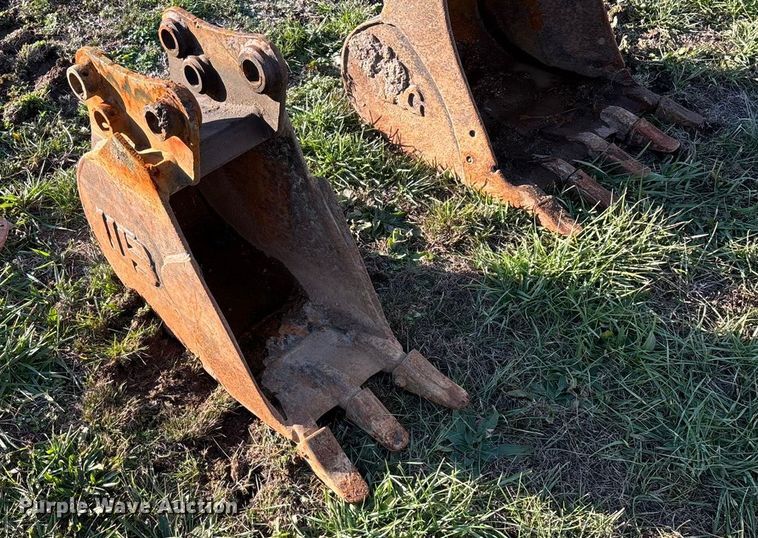 image for item ED2438 2005 Takeuchi TB135 mini excavator