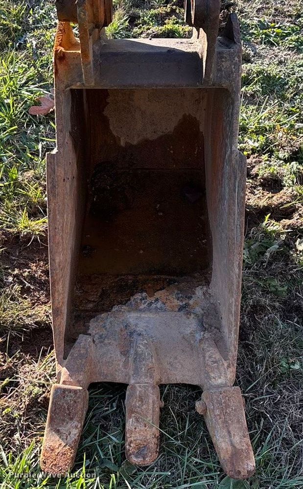 image for item ED2438 2005 Takeuchi TB135 mini excavator