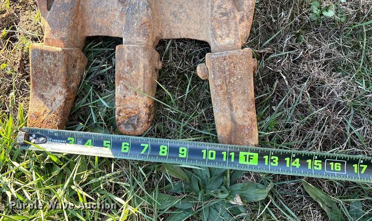 image for item ED2438 2005 Takeuchi TB135 mini excavator