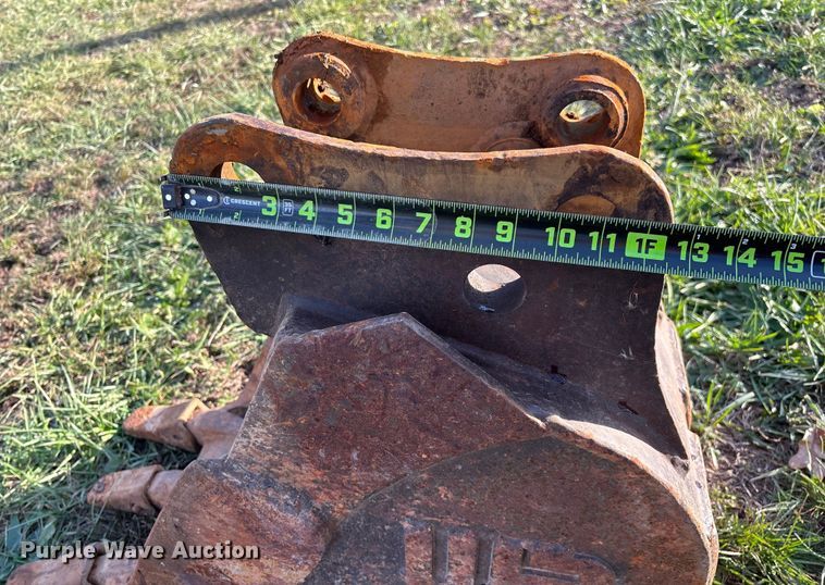 image for item ED2438 2005 Takeuchi TB135 mini excavator