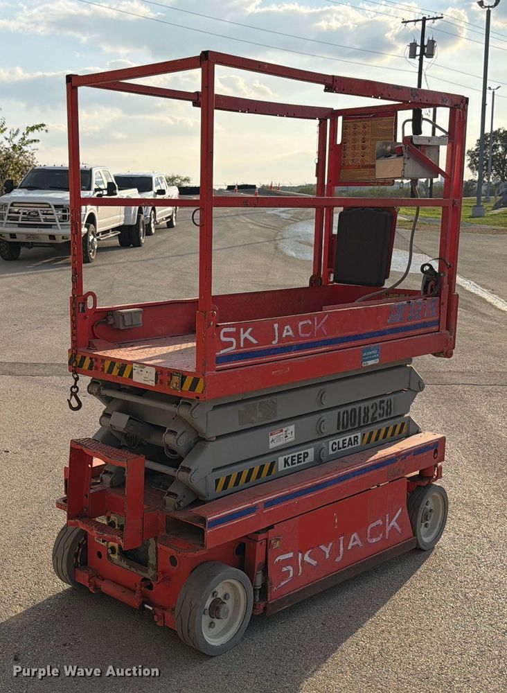 image for item ED5031 2012 SkyJack SJIII 3219 scissor lift