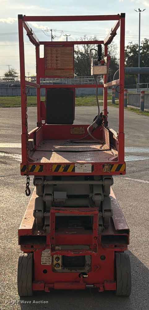 image for item ED5031 2012 SkyJack SJIII 3219 scissor lift