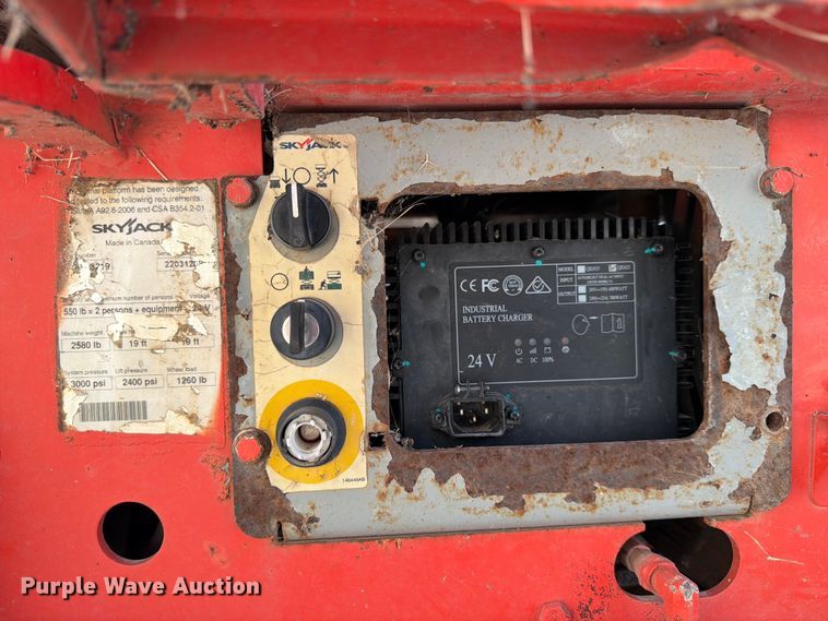 image for item ED5031 2012 SkyJack SJIII 3219 scissor lift