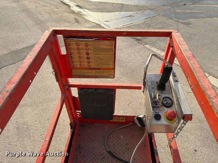 image for item ED5031 2012 SkyJack SJIII 3219 scissor lift