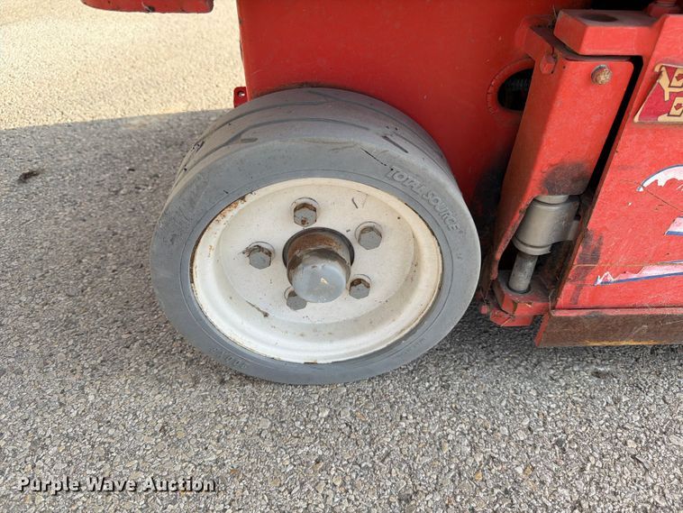 image for item ED5031 2012 SkyJack SJIII 3219 scissor lift